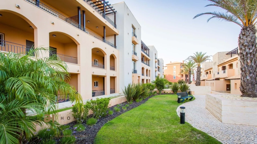 Apartamento T2 para Arrendamento em Quarteira Foto 37