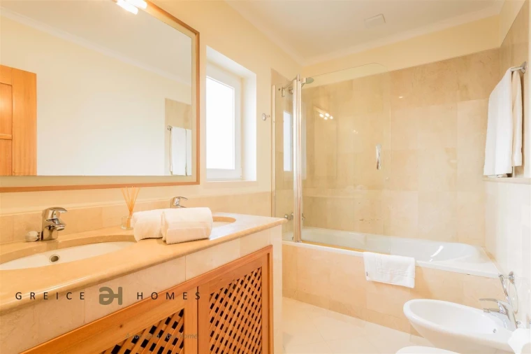 Apartamento T2 para Arrendamento em Quarteira Foto 26