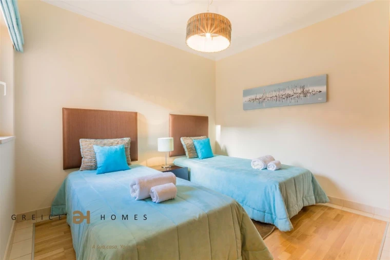 Apartamento T2 para Arrendamento em Quarteira Foto 15