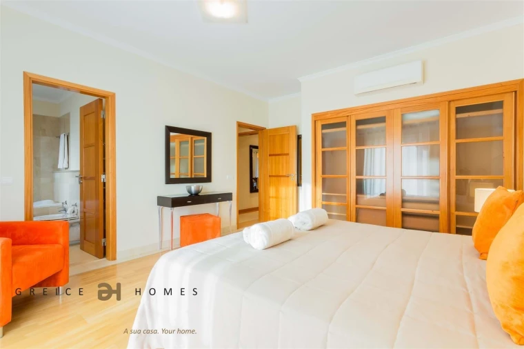 Apartamento T2 para Arrendamento em Quarteira Foto 16