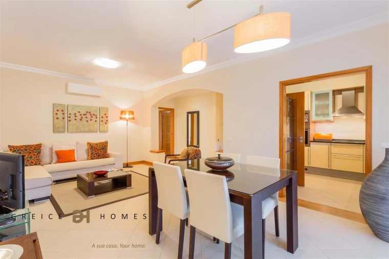 Apartamento T2 para Arrendamento em Quarteira Foto 6