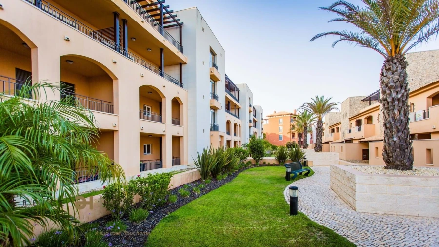 Apartamento T2 para Arrendamento em Quarteira Foto 36