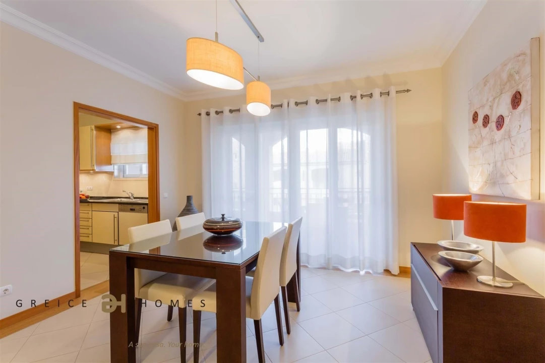 Apartamento T2 para Arrendamento em Quarteira Foto 9