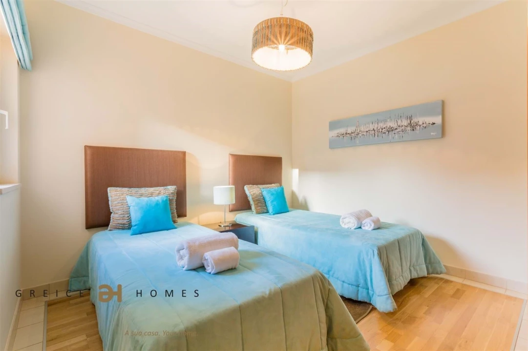 Apartamento T2 para Arrendamento em Quarteira Foto 15