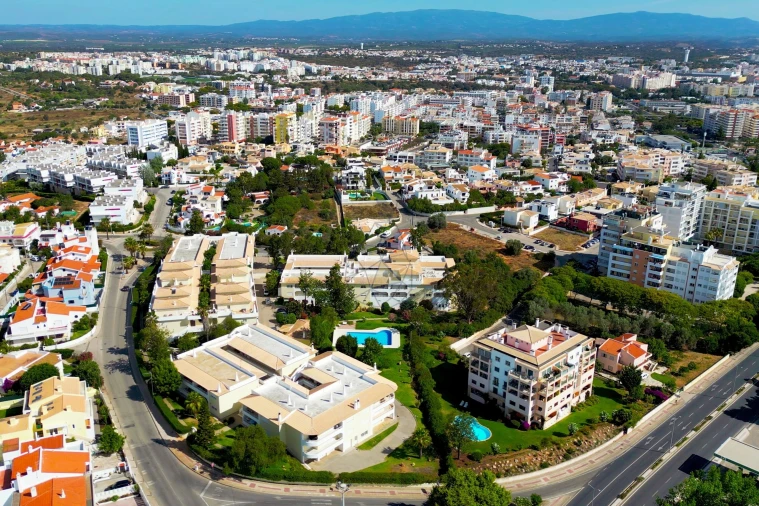 Apartamento T2 para Arrendamento em Portimão Foto 34