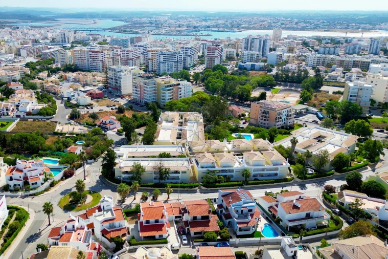 Apartamento T2 para Arrendamento em Portimão Foto 36