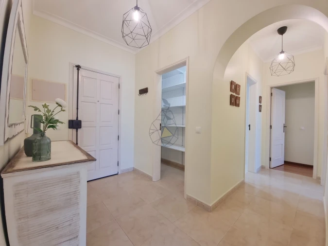 Apartamento T2 para Arrendamento em Portimão Foto 6