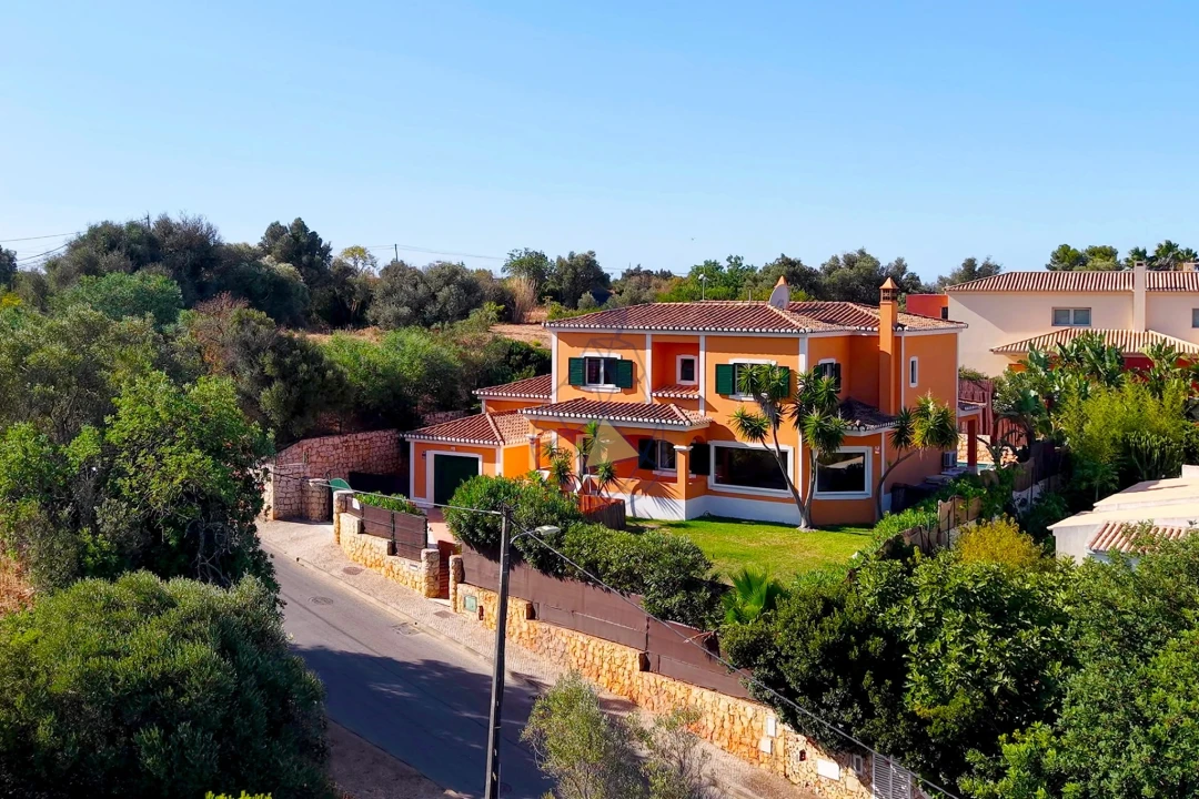 Moradia T7 para Venda em Alvor Foto 11