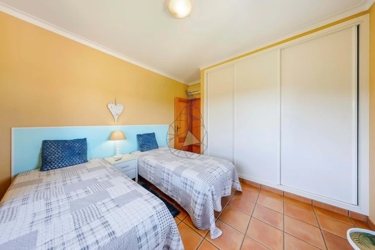 Moradia T7 para Venda em Alvor Foto 47