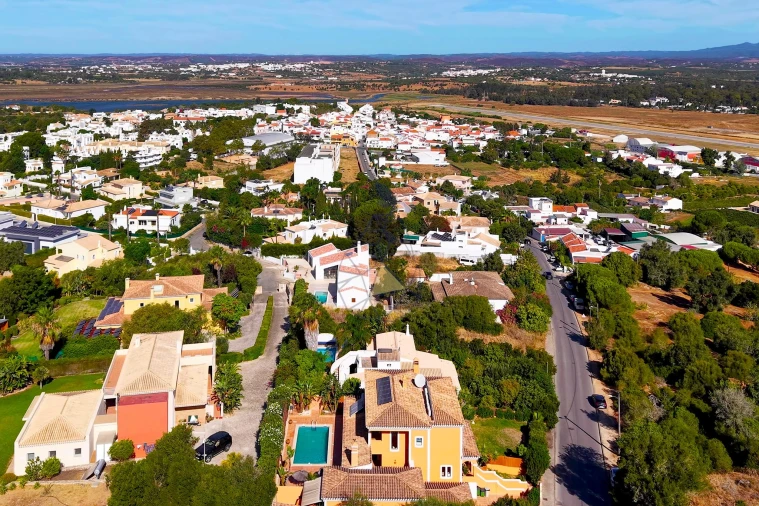 Moradia T7 para Venda em Alvor Foto 73