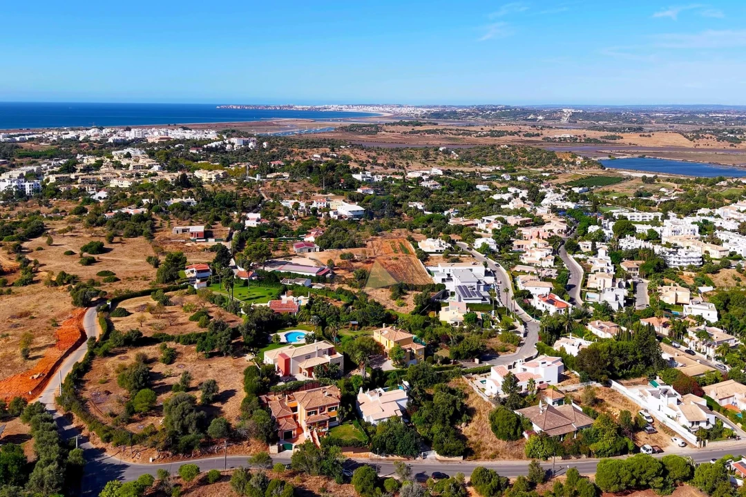 Moradia T7 para Venda em Alvor Foto 76
