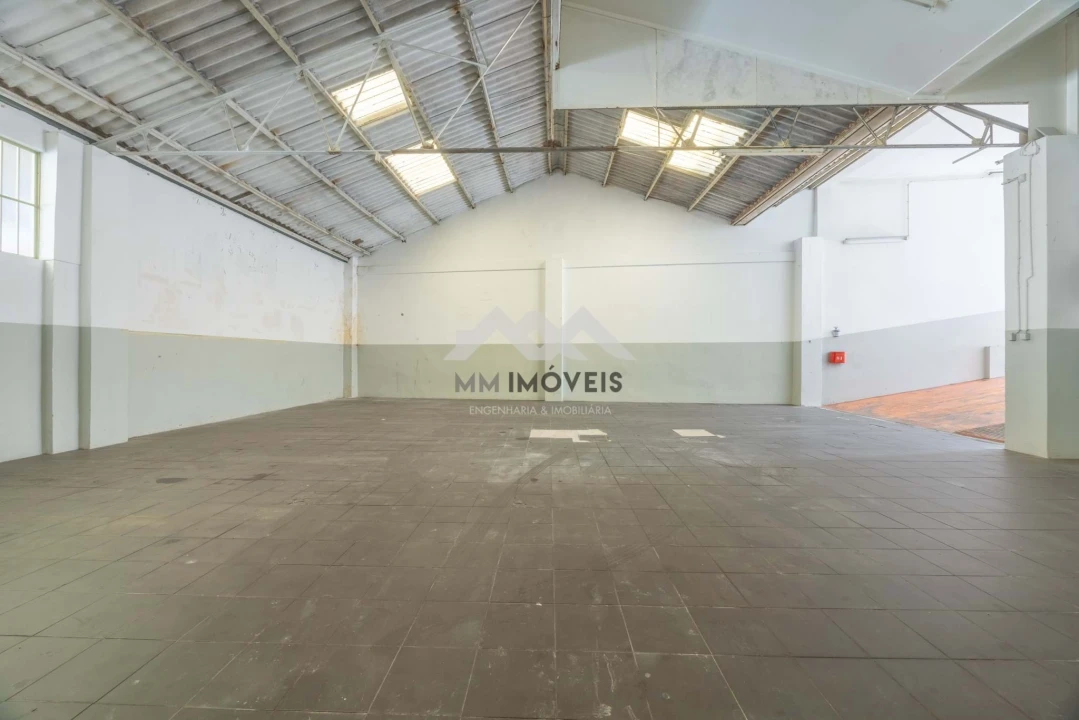 Armazém para Venda em Rio Tinto Foto 4