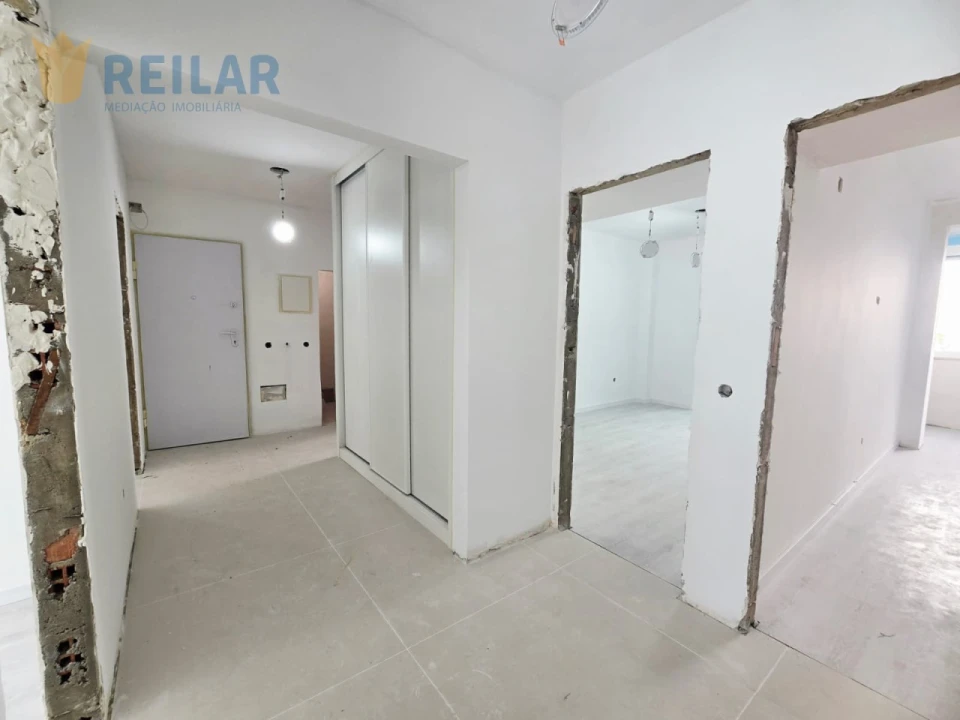 Apartamento T4 para Venda em Póvoa de Santa Iria e Forte da Casa Foto 1