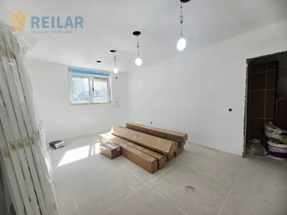 Apartamento T4 para Venda em Póvoa de Santa Iria e Forte da Casa Foto 2