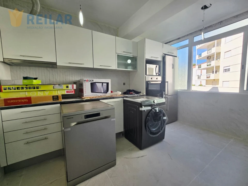 Apartamento T4 para Venda em Póvoa de Santa Iria e Forte da Casa Foto 8