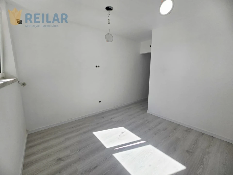 Apartamento T4 para Venda em Póvoa de Santa Iria e Forte da Casa Foto 25
