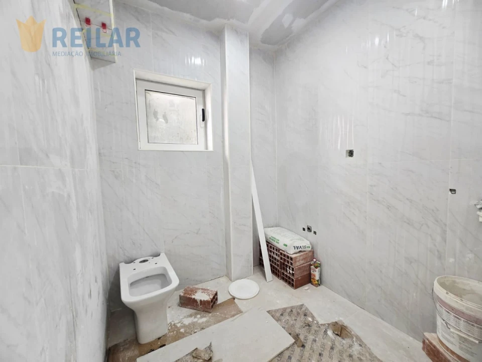 Apartamento T4 para Venda em Póvoa de Santa Iria e Forte da Casa Foto 26