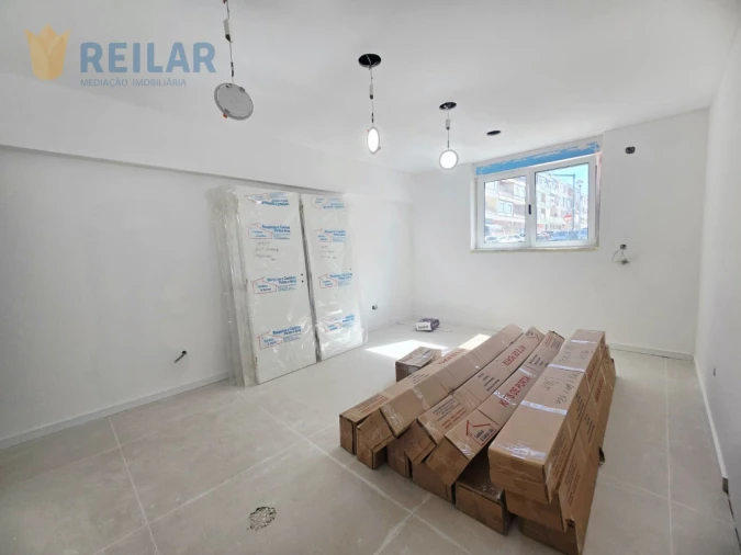 Apartamento T4 para Venda em Póvoa de Santa Iria e Forte da Casa Foto 6