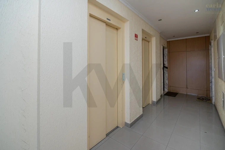 Apartamento T3 para Venda em Portimão Foto 6