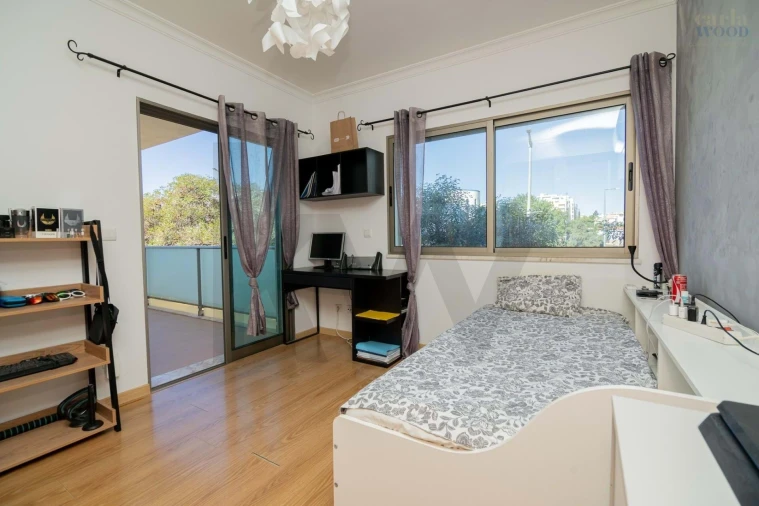 Apartamento T3 para Venda em Portimão Foto 36