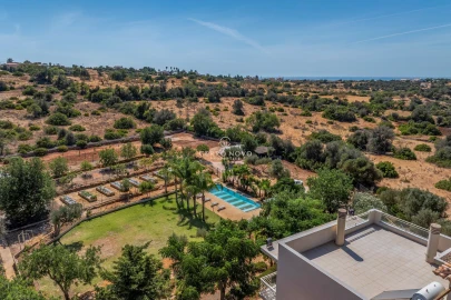 Moradia T5 para Venda em Albufeira e Olhos de Água