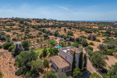 Moradia T5 para Venda em Albufeira e Olhos de Água