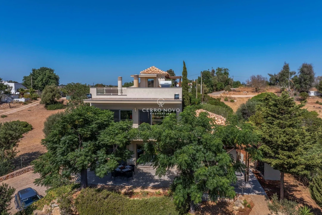 Moradia T5 para Venda em Albufeira e Olhos de Água Foto 5