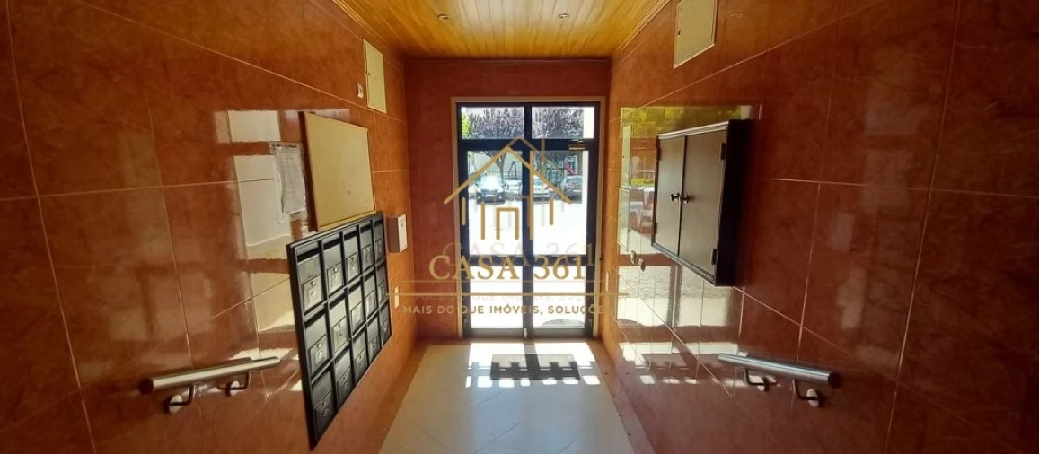 Apartamento T2 para Venda em Castanheira do Ribatejo e Cachoeiras Foto 2