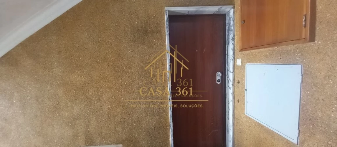 Apartamento T2 para Venda em Carregado e Cadafais Foto 15