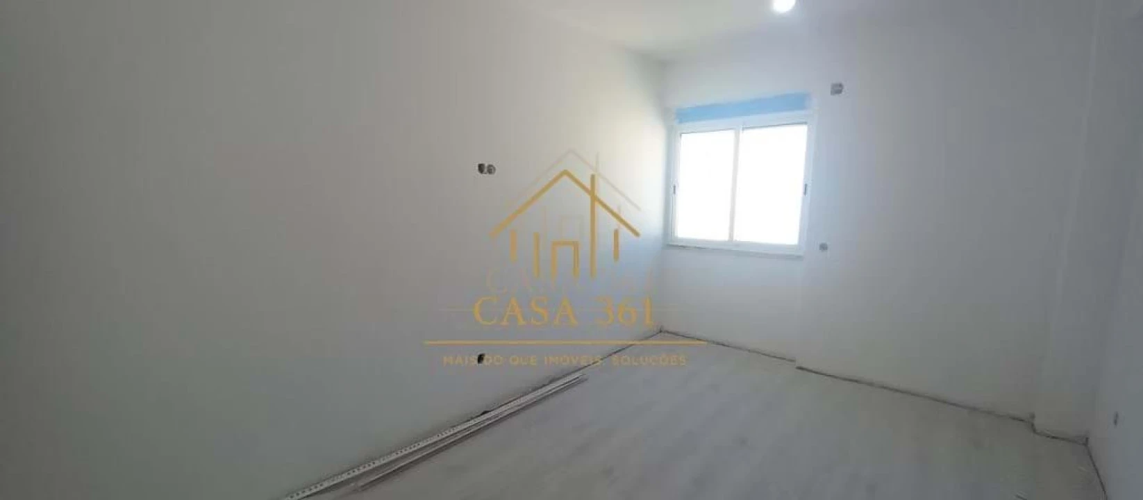Apartamento T2 para Venda em Carregado e Cadafais Foto 9