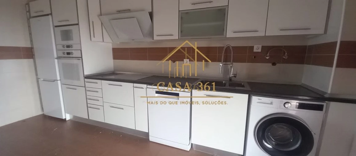 Apartamento T4 para Venda em Castanheira do Ribatejo e Cachoeiras Foto 3