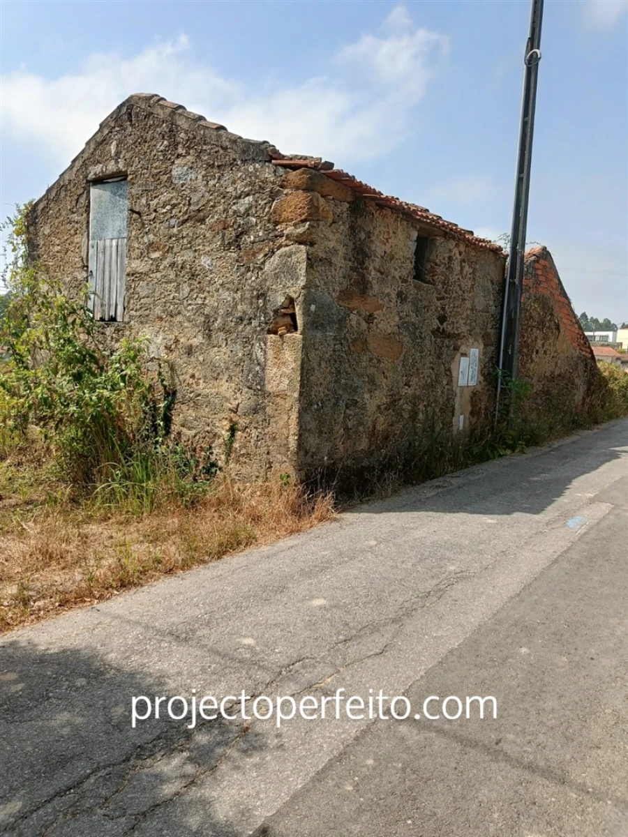 Moradia T2 para Venda em O. Azeméis, Riba-Ul, Ul, Macinhata Seixa, Madail Foto 2