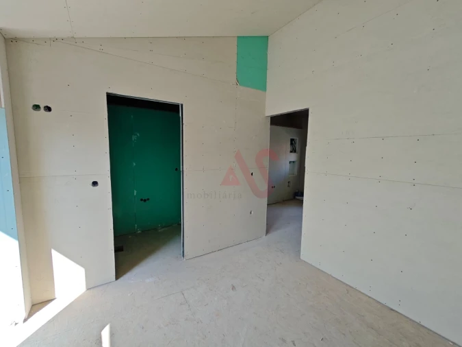 Moradia T2 para Arrendamento em Tagilde e Vizela (São Paio) Foto 2