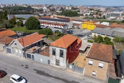 Moradia T5 para Venda em Mafamude e Vilar do Paraíso