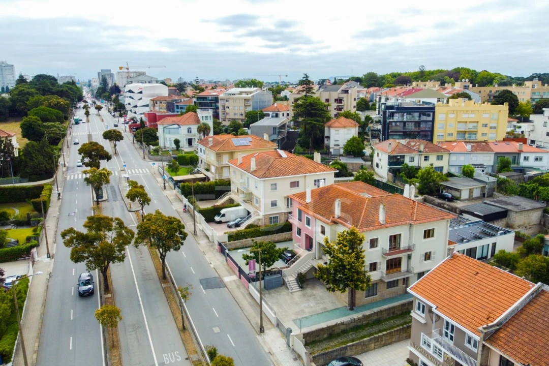 Moradia T10 para Venda em Lordelo do Ouro e Massarelos Foto 8