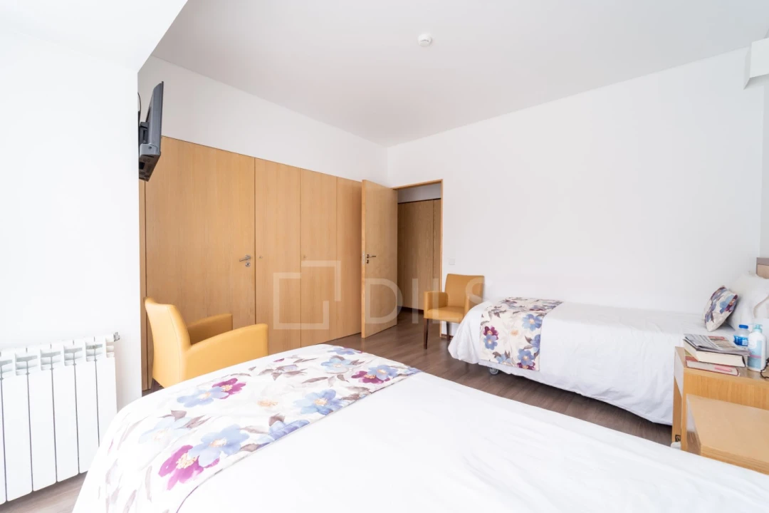 Moradia T10 para Venda em Lordelo do Ouro e Massarelos Foto 28