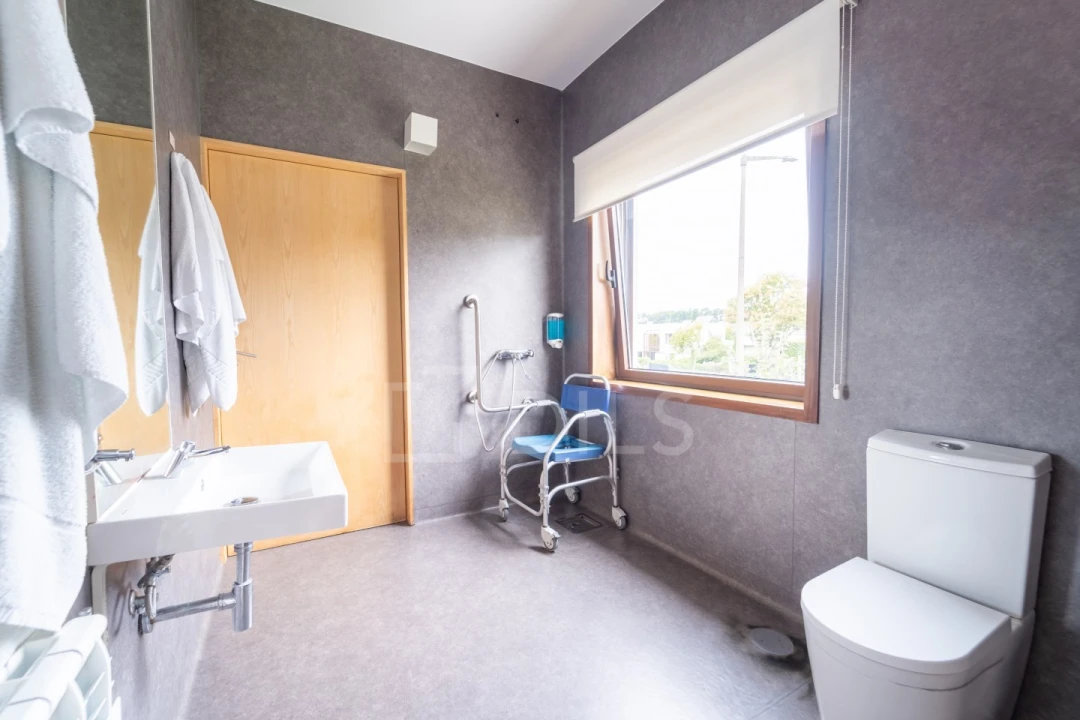 Moradia T10 para Venda em Lordelo do Ouro e Massarelos Foto 33