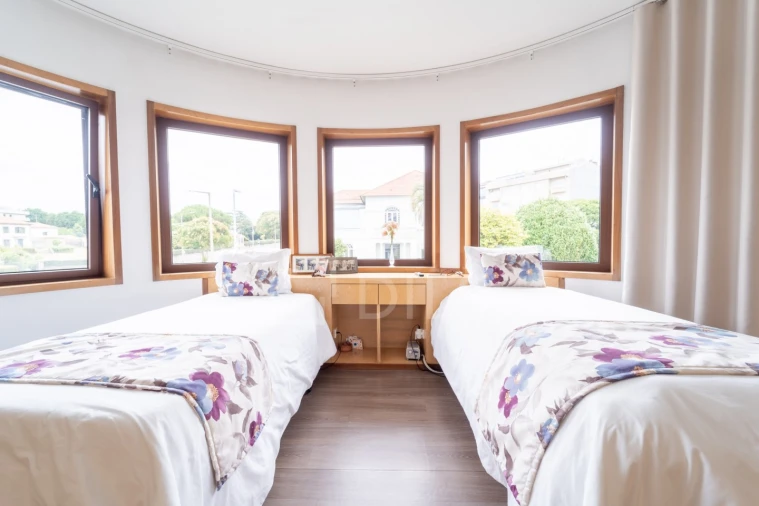 Moradia T10 para Venda em Lordelo do Ouro e Massarelos Foto 9