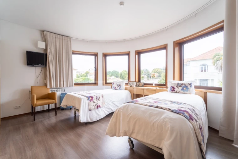 Moradia T10 para Venda em Lordelo do Ouro e Massarelos Foto 10