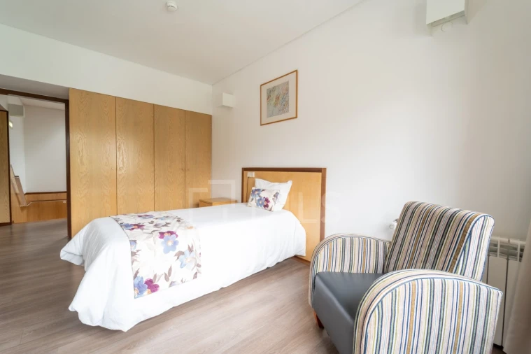 Moradia T10 para Venda em Lordelo do Ouro e Massarelos Foto 11