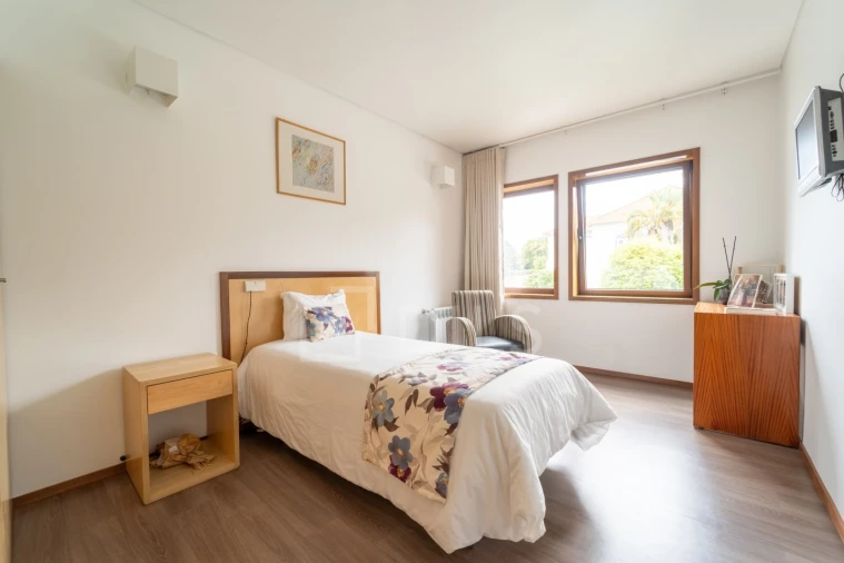 Moradia T10 para Venda em Lordelo do Ouro e Massarelos Foto 12