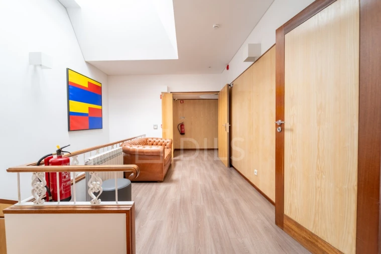 Moradia T10 para Venda em Lordelo do Ouro e Massarelos Foto 17