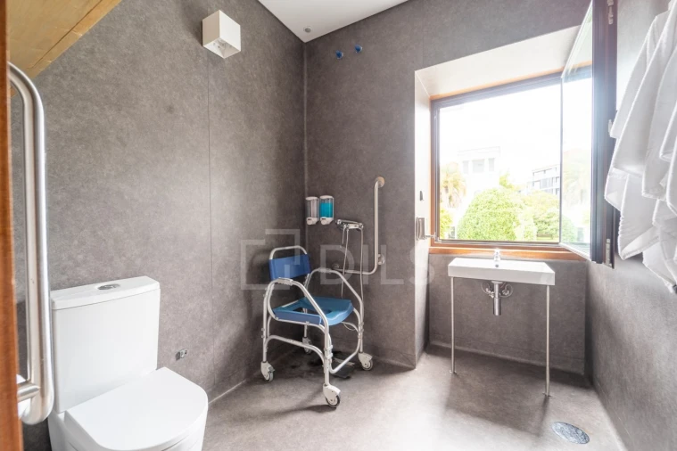 Moradia T10 para Venda em Lordelo do Ouro e Massarelos Foto 18