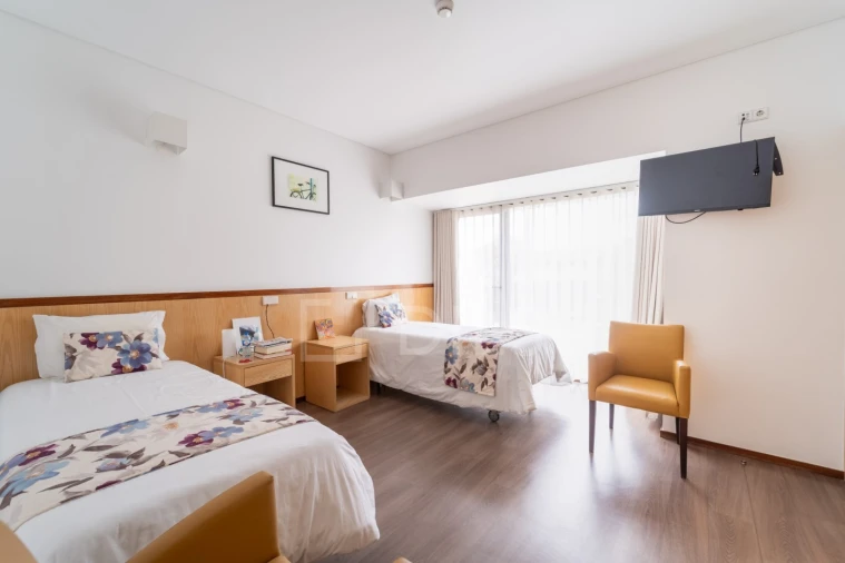 Moradia T10 para Venda em Lordelo do Ouro e Massarelos Foto 26