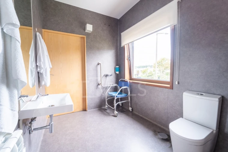 Moradia T10 para Venda em Lordelo do Ouro e Massarelos Foto 33