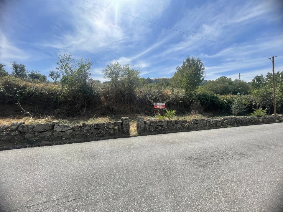 Terreno para Venda em Melo e Nabais Foto 2