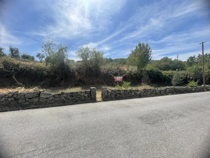 Terreno para Venda em Melo e Nabais Foto 2
