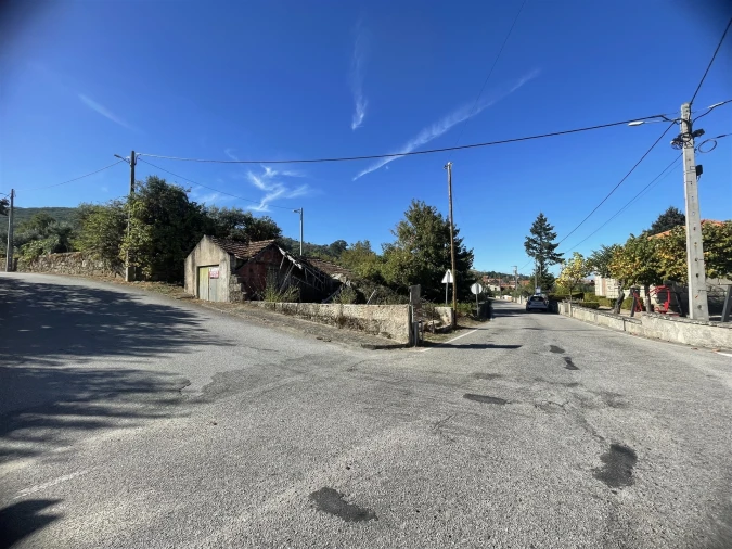 Terreno para Venda em Melo e Nabais Foto 1