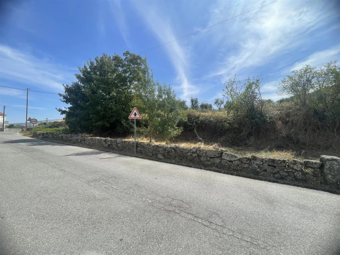 Terreno para Venda em Melo e Nabais Foto 3
