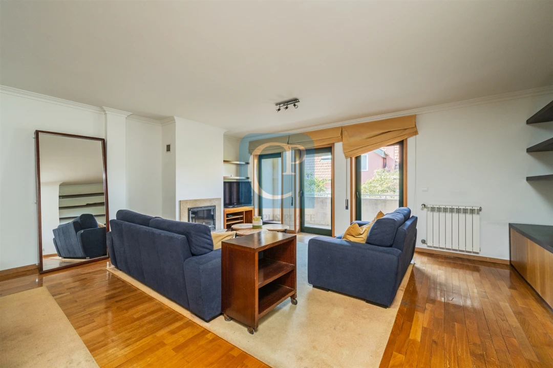 Apartamento T3 para Arrendamento em Aldoar, Foz do Douro e Nevogilde Foto 1